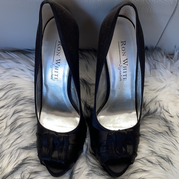 Ron White Signature Black Stiletto Classic Heels - Picture 2 of 5